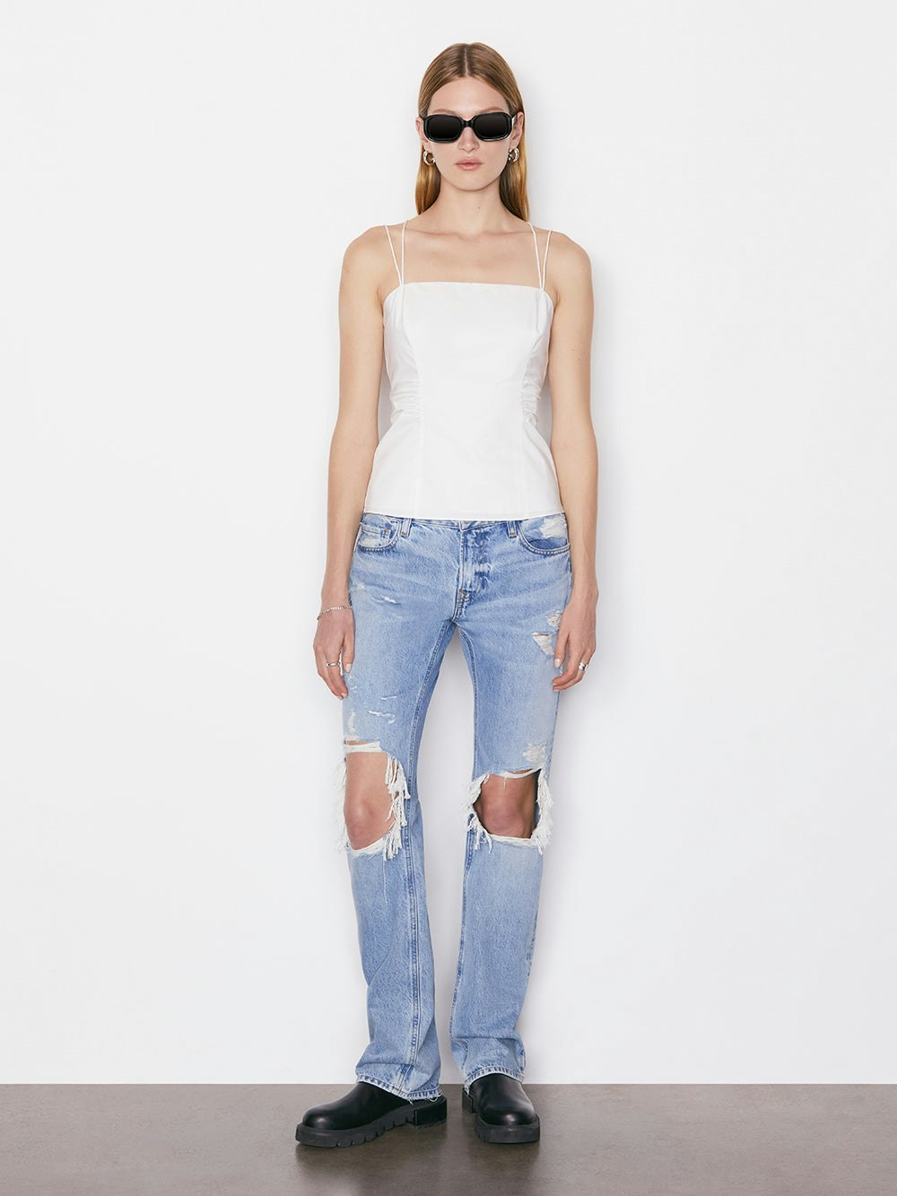 jeans full body view alt:hover